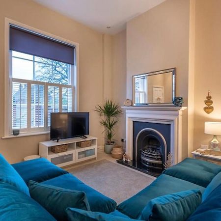 Choristers Mews: Luxury Cottage A Stones Throw From The Cathedral! ลินคอล์น ภายนอก รูปภาพ
