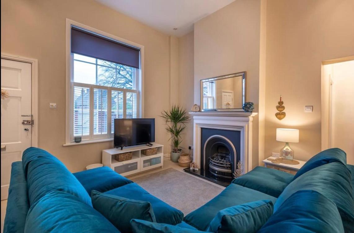 Choristers Mews: Luxury Cottage A Stones Throw From The Cathedral! ลินคอล์น ภายนอก รูปภาพ