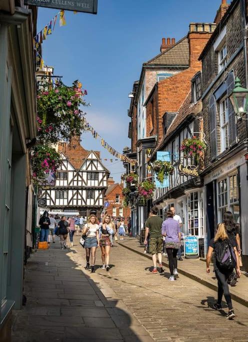 Choristers Mews: Luxury Cottage A Stones Throw From The Cathedral! ลินคอล์น ภายนอก รูปภาพ