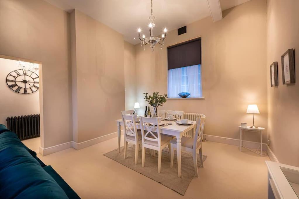 Choristers Mews: Luxury Cottage A Stones Throw From The Cathedral! ลินคอล์น ภายนอก รูปภาพ