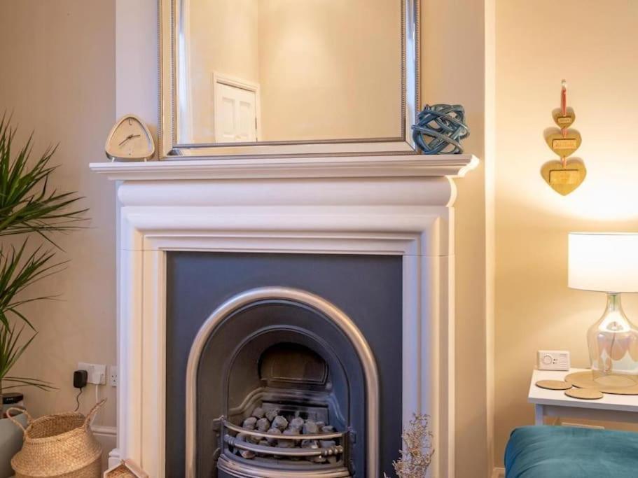 Choristers Mews: Luxury Cottage A Stones Throw From The Cathedral! ลินคอล์น ภายนอก รูปภาพ