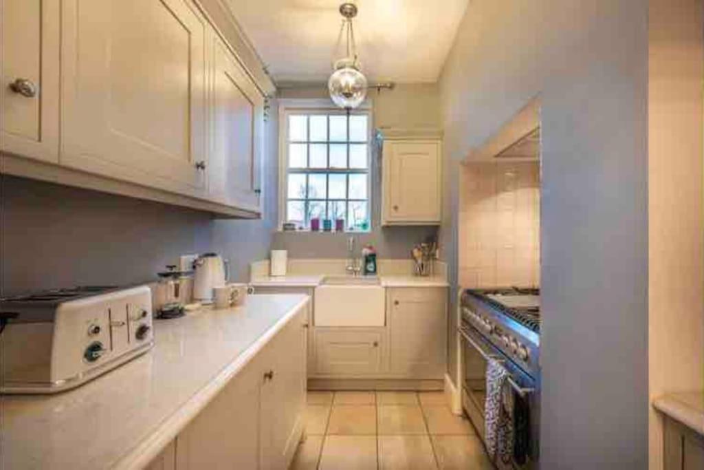 Choristers Mews: Luxury Cottage A Stones Throw From The Cathedral! ลินคอล์น ภายนอก รูปภาพ