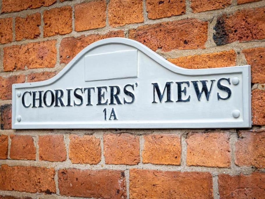 Choristers Mews: Luxury Cottage A Stones Throw From The Cathedral! ลินคอล์น ภายนอก รูปภาพ